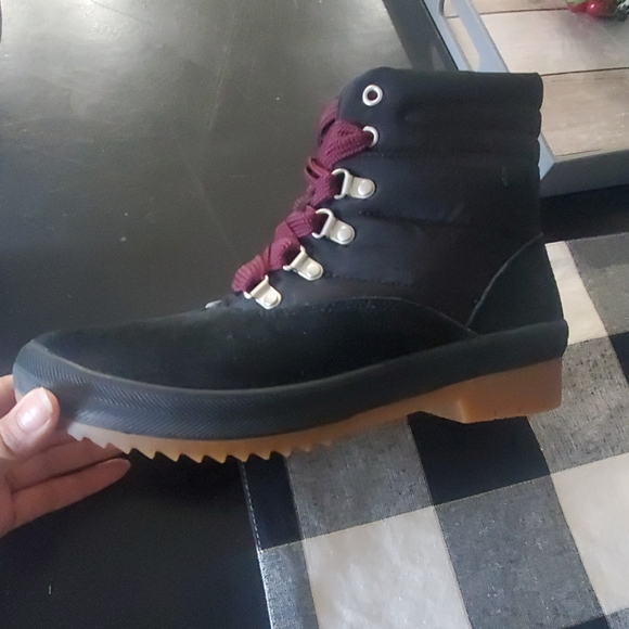 keds camp water resistant boots